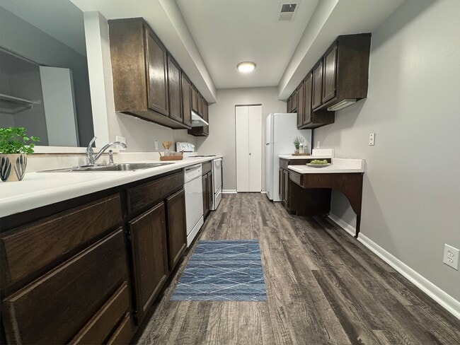 Building Photo - Centurion House