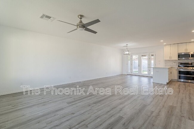 Building Photo - 8532 E Chaparral Rd