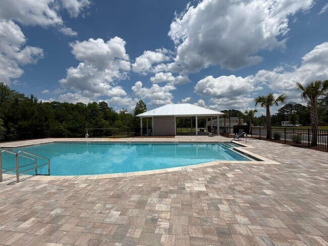 Building Photo - 47 S Main Deck Dr