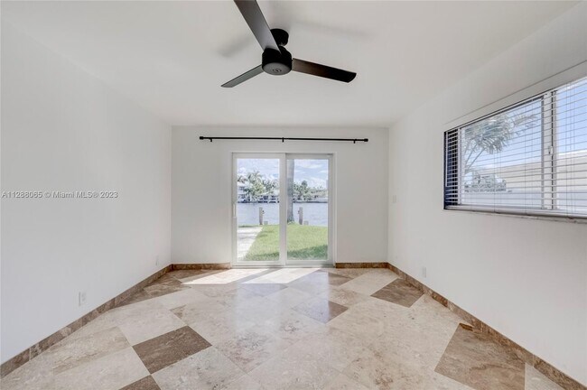 Building Photo - 2742 SE 11th St