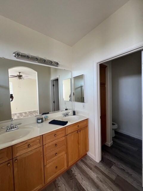 Building Photo - 309 Queencrest Ct