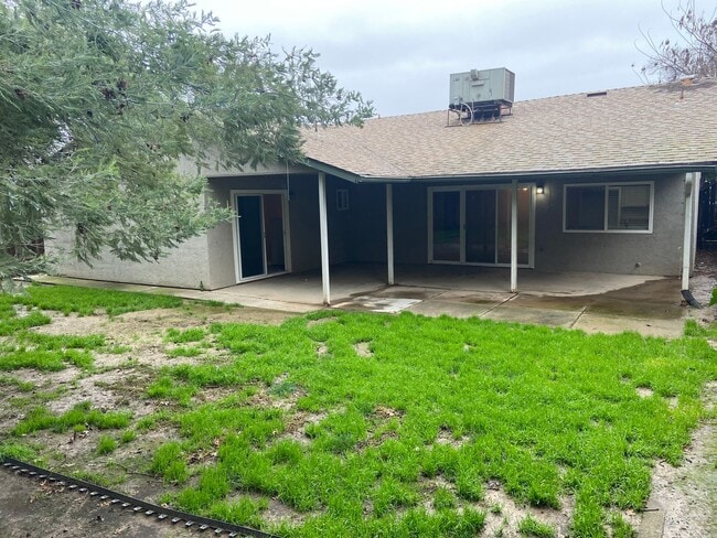 Building Photo - Super clean! 3 Bdrm, 2 Bath near Greenback & Trajan