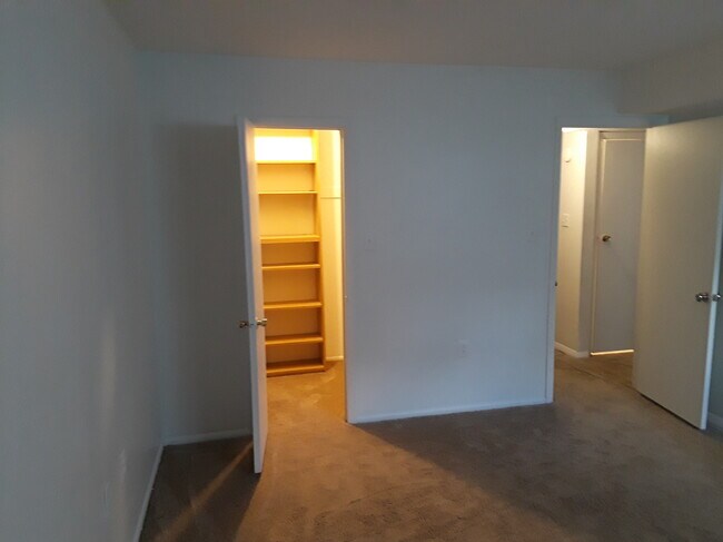 Building Photo - 14416 Parkvale Rd