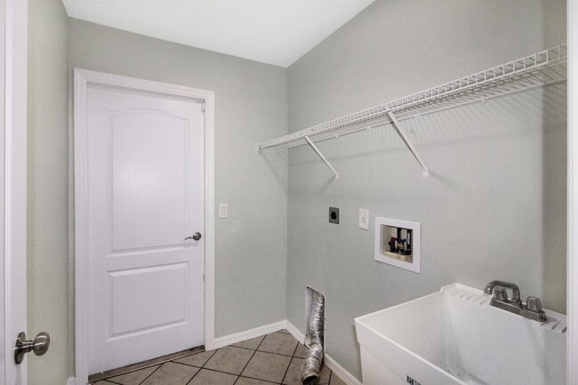 Building Photo - North Port Annual Home for Rent