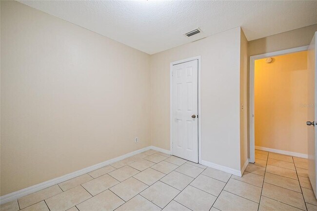 Building Photo - 908 Van Lieu St