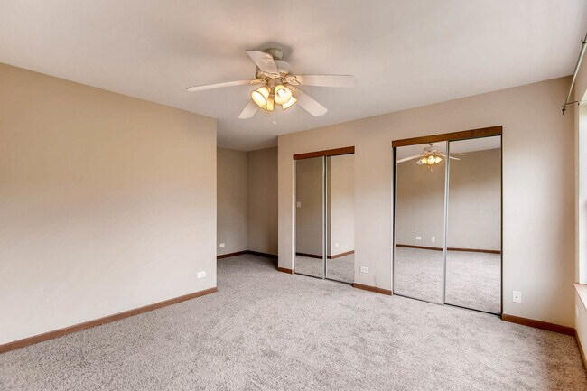 Building Photo - 961 Genesee Ct