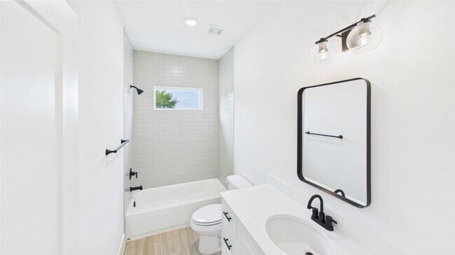 Building Photo - 9609 Valeca Dr