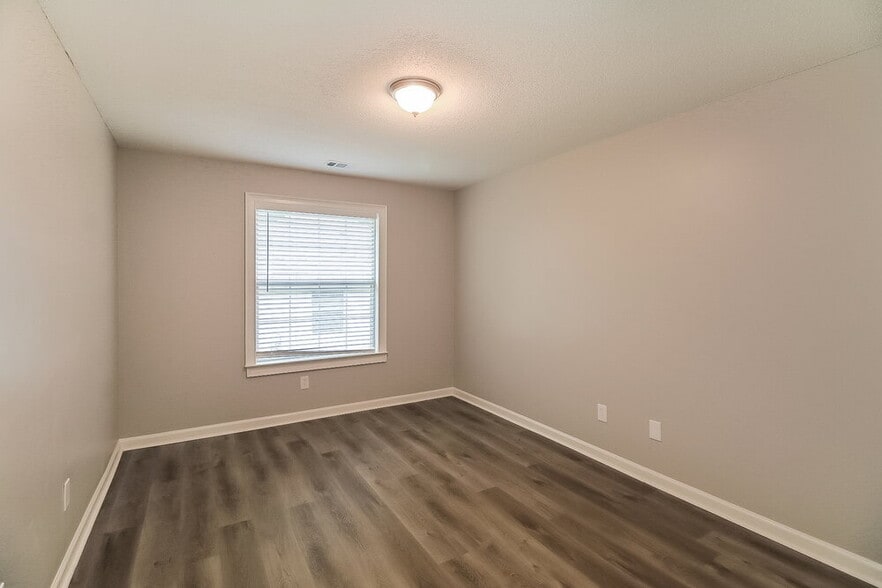 Building Photo - 17 Arbor Cove Dr