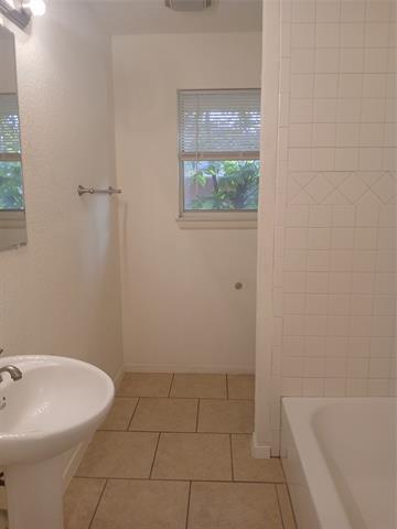 Building Photo - 4918 Rockport Dr