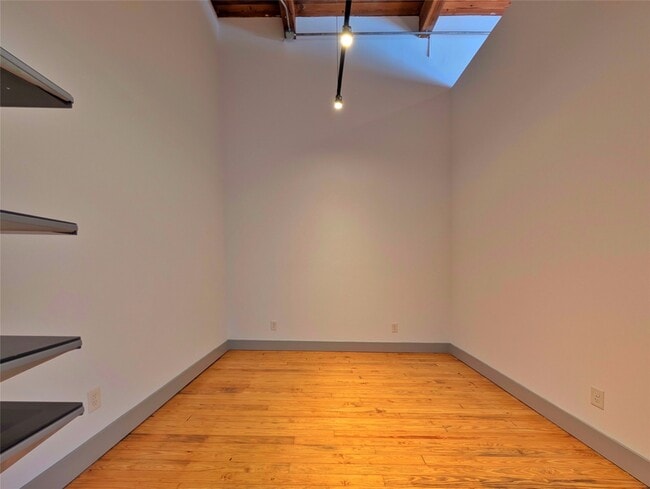 Building Photo - 2400 Mechanic St