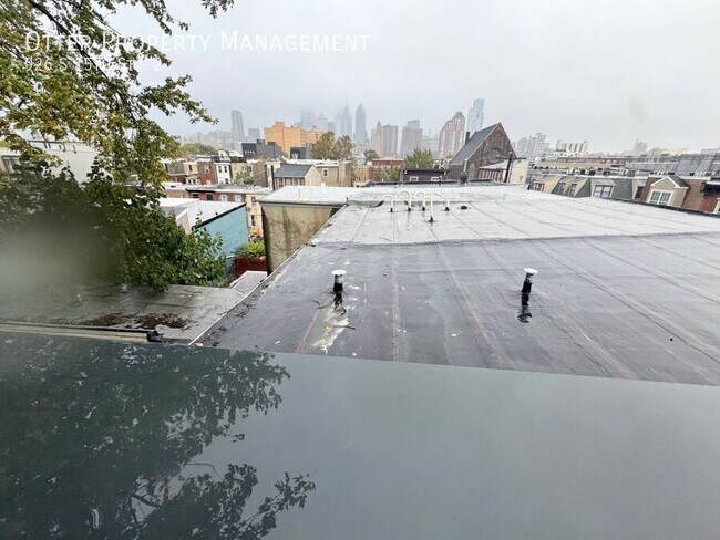 Building Photo - 926 S 15th St