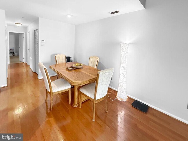 Building Photo - 13247 Meander Cove Dr