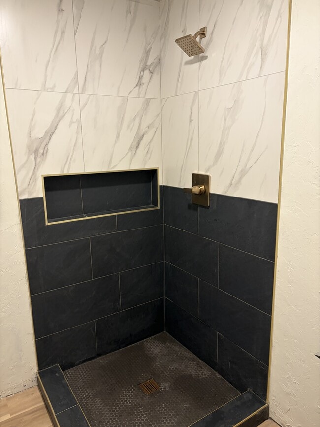 Building Photo - 3052 Clarke St