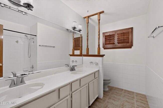 Building Photo - 4536 R L Shoemaker Dr