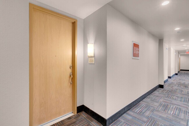 Building Photo - 75 E Agate Ave