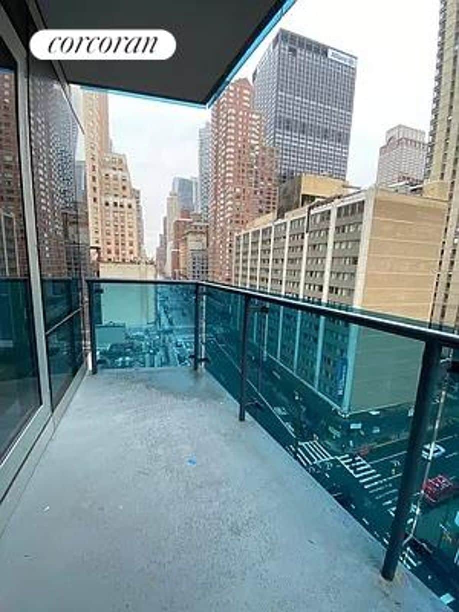 Building Photo - 306 W 48th St