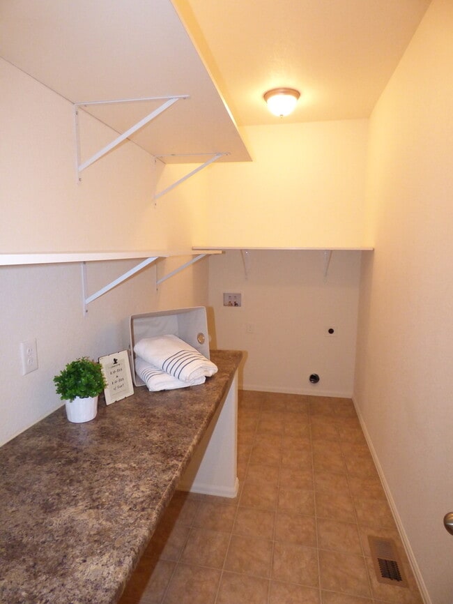 Building Photo - Beautiful 3 Bed / 2 Bath Home in Wellington!