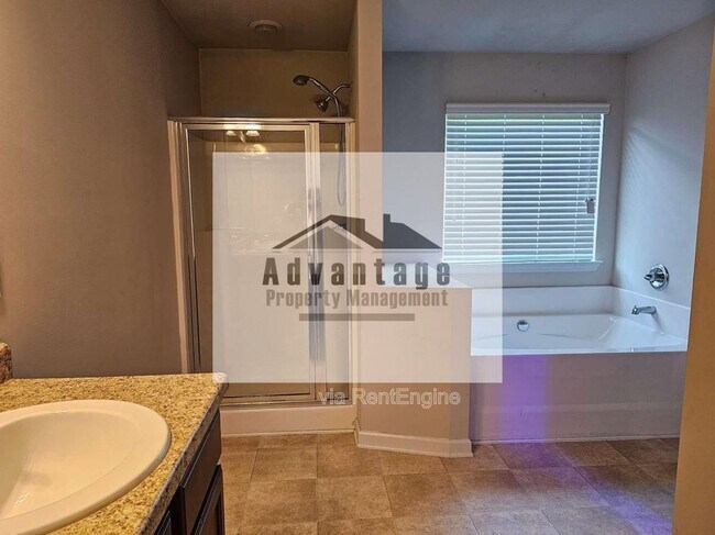 Building Photo - 250 Magnaview Dr