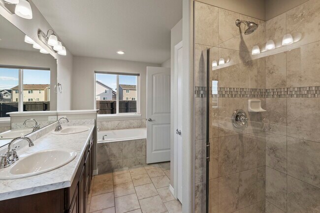 Building Photo - 9973 Castor Dr