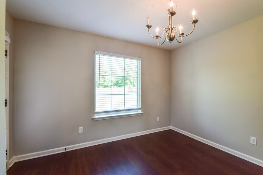 Building Photo - 6164 Humphreys Dr