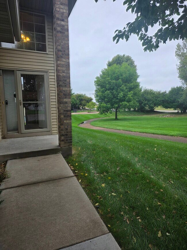 Building Photo - 9205 Orchard Cir