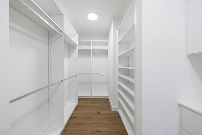 Building Photo - 2425 Peachtree Rd NE