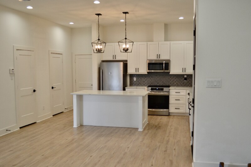Building Photo - 6426 Highland Pine Ln