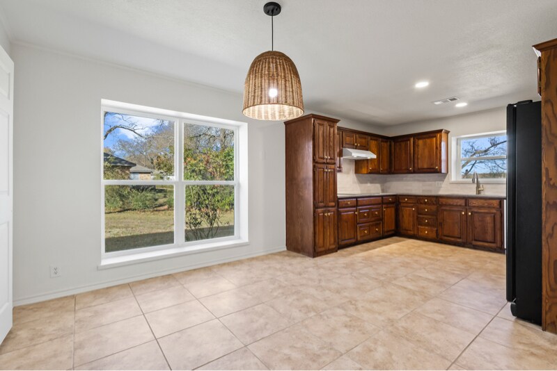 Building Photo - 170 N Meadowbrook Dr