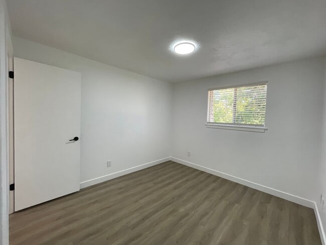Building Photo - Beautifully Remodeled 2-Bedroom Duplex by Provo River Trail