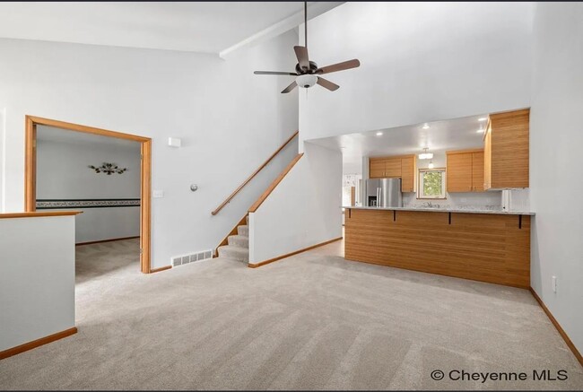 Building Photo - 3 BEDROOM, 2 BATHROOM TOWNHOME WITH 1 CAR ...