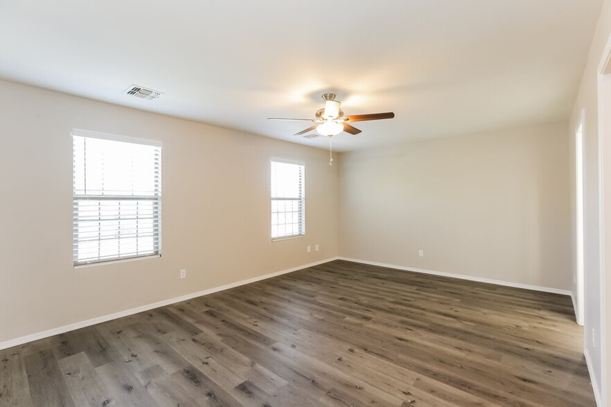 Building Photo - 8502 W Luken Way