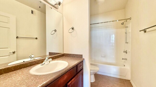 Building Photo - 4925 E Desert Cove Ave