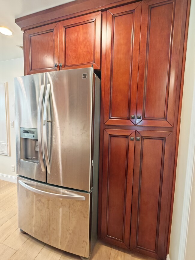 Building Photo - 11762 Brookshire Ave