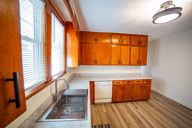 Building Photo - 2336 122nd St