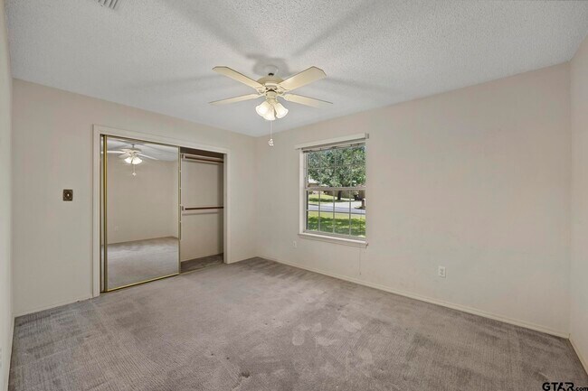 Building Photo - 11933 White Deer Trail