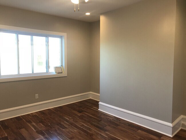 Building Photo - 3 BR, 1 Bath Townhouse - Lawrenceville - TOTALLY UPDATED!