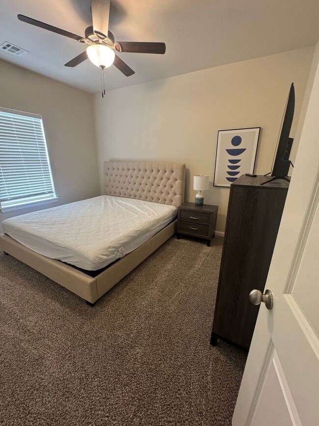 Building Photo - Stunning fully furnished 3 Bed 2.5 bath homes in The Enclave!