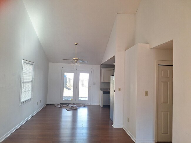 Building Photo - 1717 Brook Park Dr