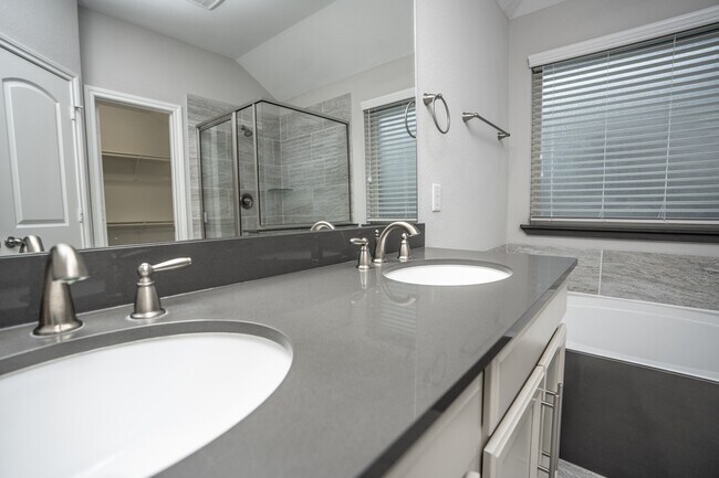 Building Photo - 2230 Falcon Brook Dr