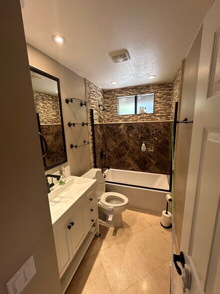 Building Photo - 4176 Minnecota Dr