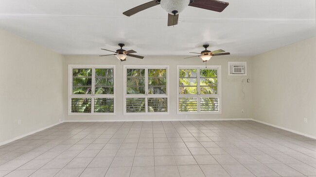Building Photo - Large Kailua Beachside Home w/ beautiful y...