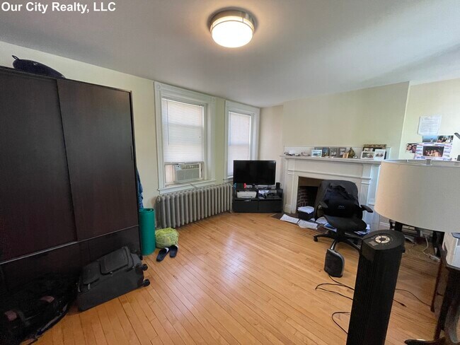 Building Photo - 8 Craigie Cir