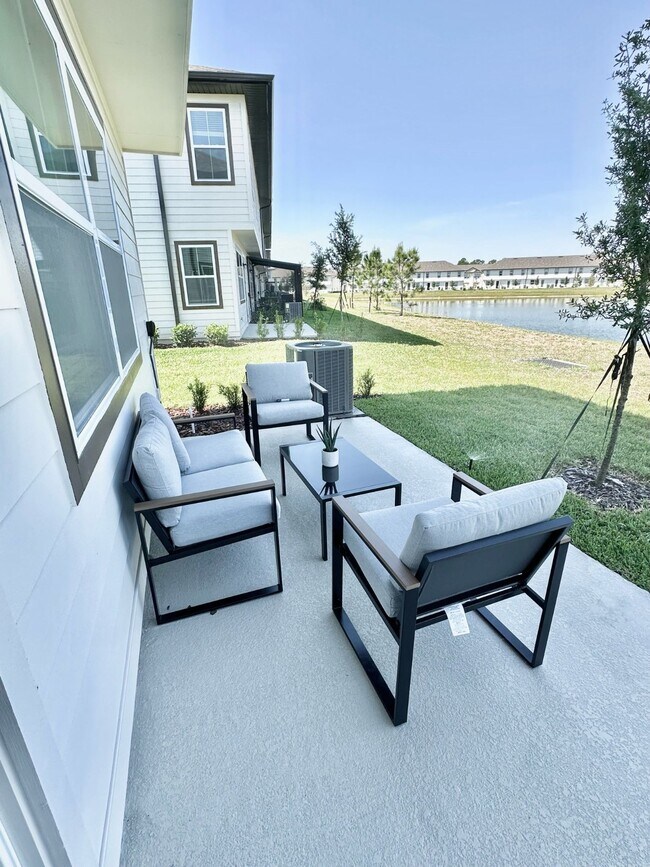 Building Photo - 666 Longboat Dr