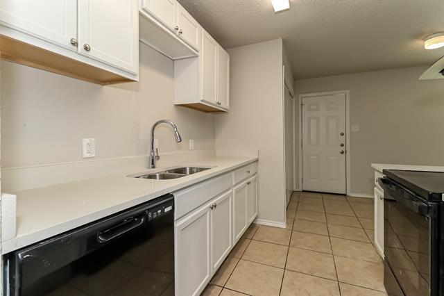 Building Photo - 3904 Royal Crest Dr