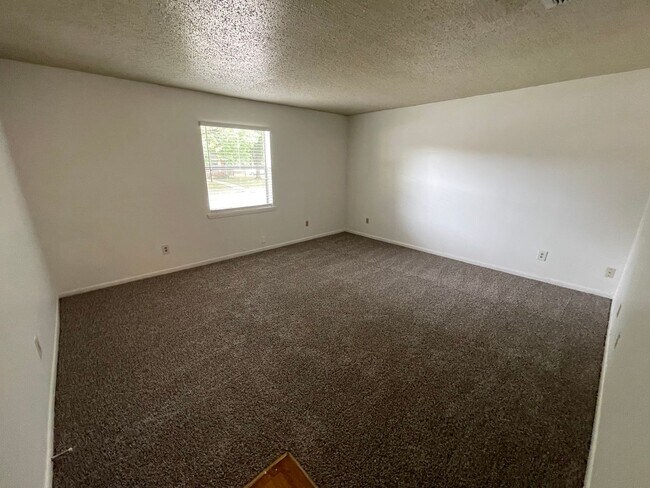 Building Photo - 1508-1510 Blackwell Drive
