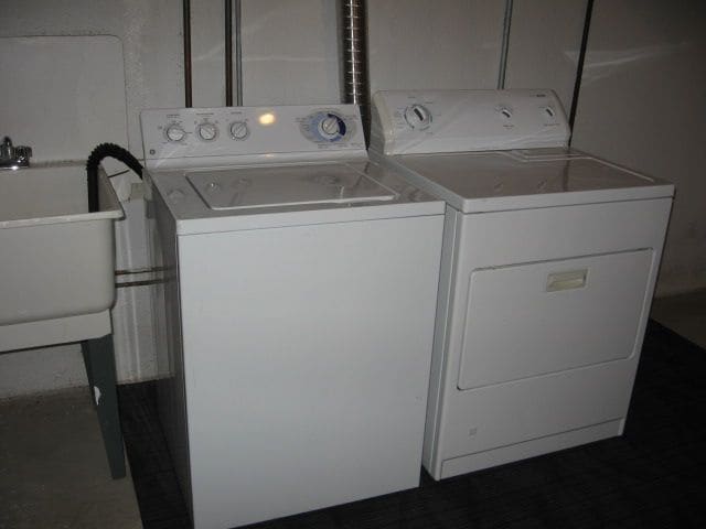 Building Photo - 23745 Middlebelt Rd