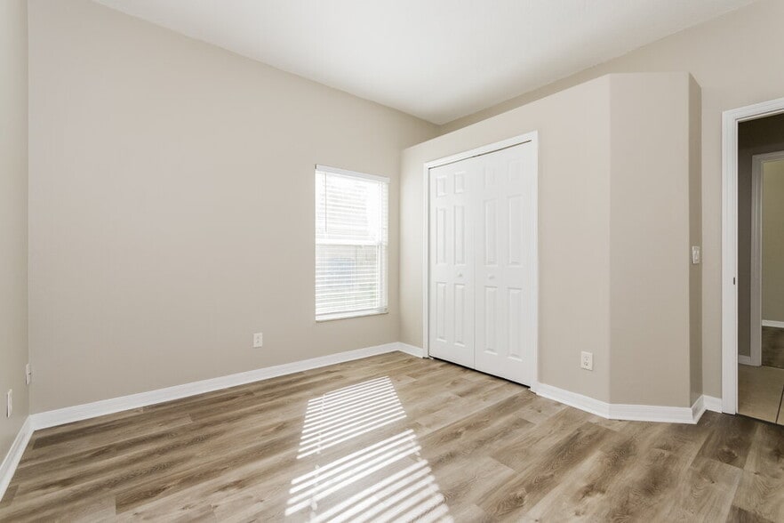 Building Photo - 15321 Sandy Hook Ln