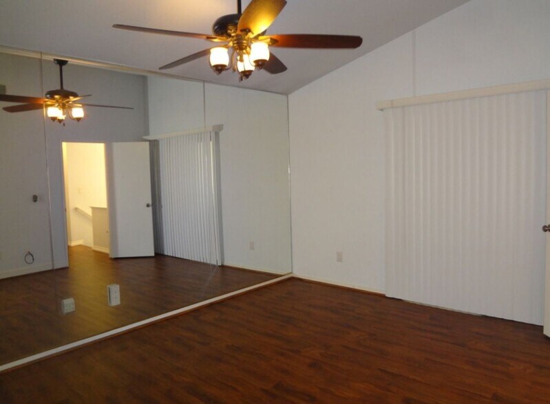 Building Photo - 8126 Briar Ridge Ln