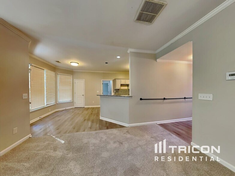 Building Photo - 257 Winding Waters Ct