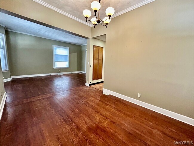 Building Photo - 38 Oakland Pl